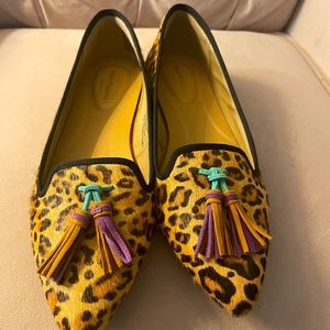 Women’s flats size 8. Leopard Hush Puppies.